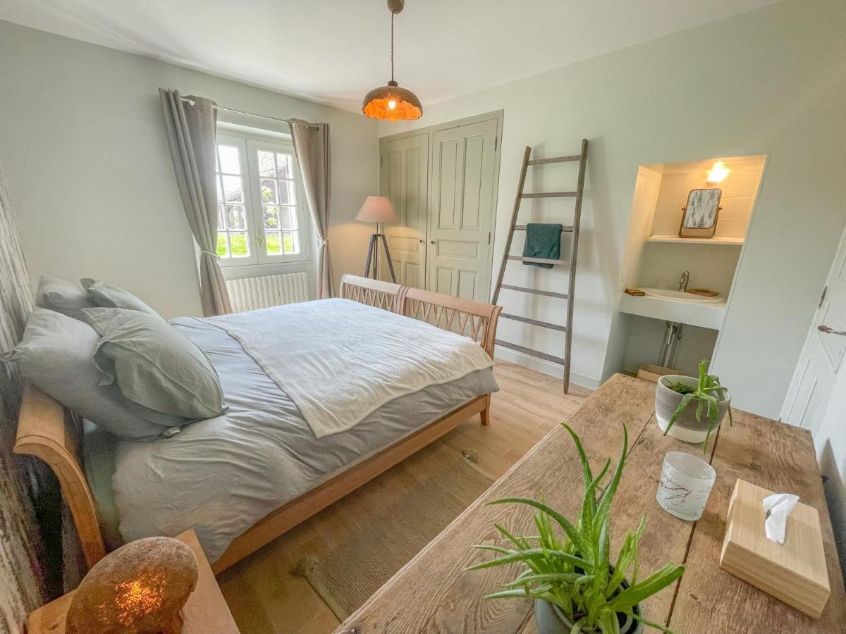 Le Gite De Gaia Hotel Villemer  ภายนอก รูปภาพ