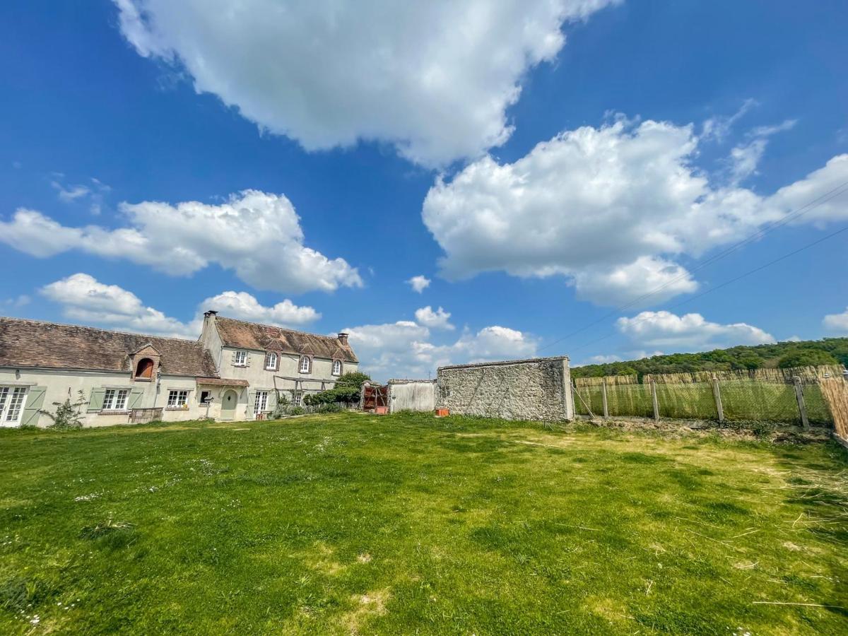Le Gite De Gaia Hotel Villemer  ภายนอก รูปภาพ