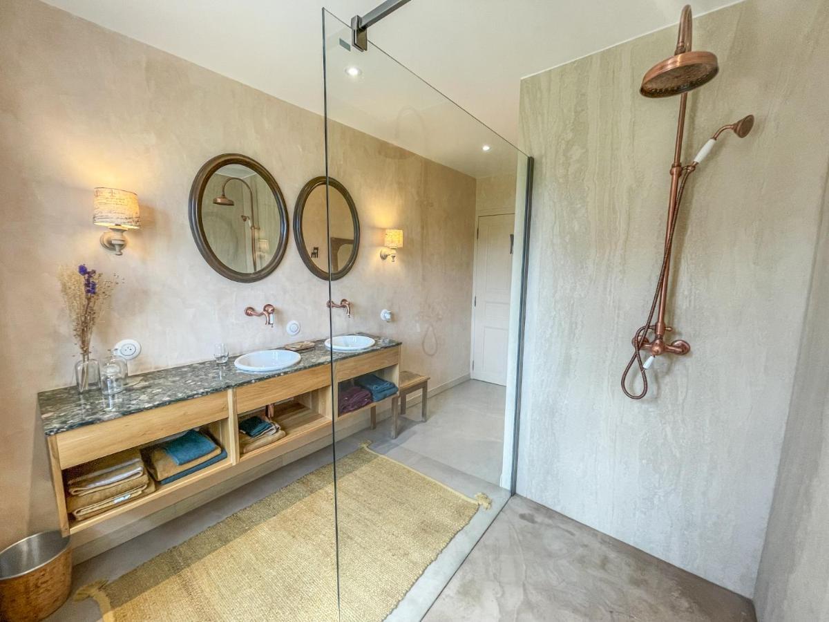Le Gite De Gaia Hotel Villemer  ภายนอก รูปภาพ