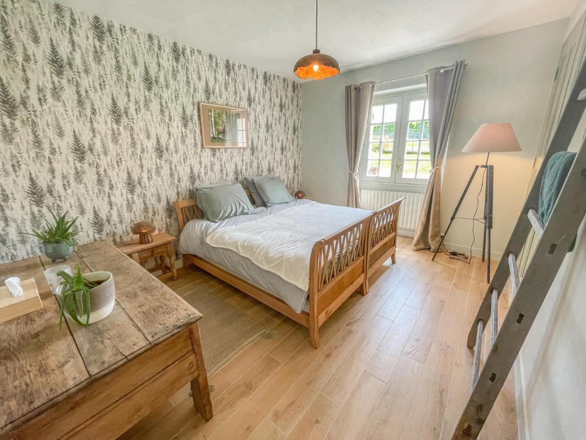 Le Gite De Gaia Hotel Villemer  ภายนอก รูปภาพ