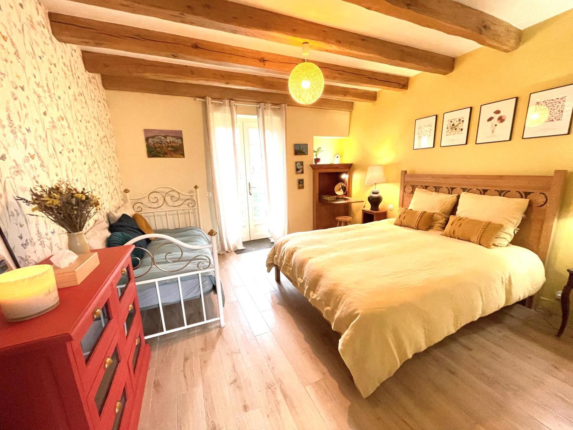 Le Gite De Gaia Hotel Villemer  ภายนอก รูปภาพ